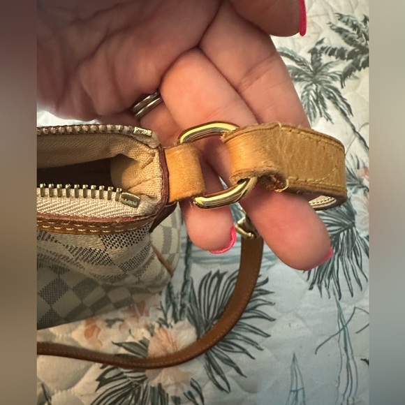 Louis Vuitton Siracusa Damier Azur MM 🌼🌻 - Picture 9 of 16